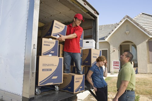 Flexible removals and storage-related move support near Southborough